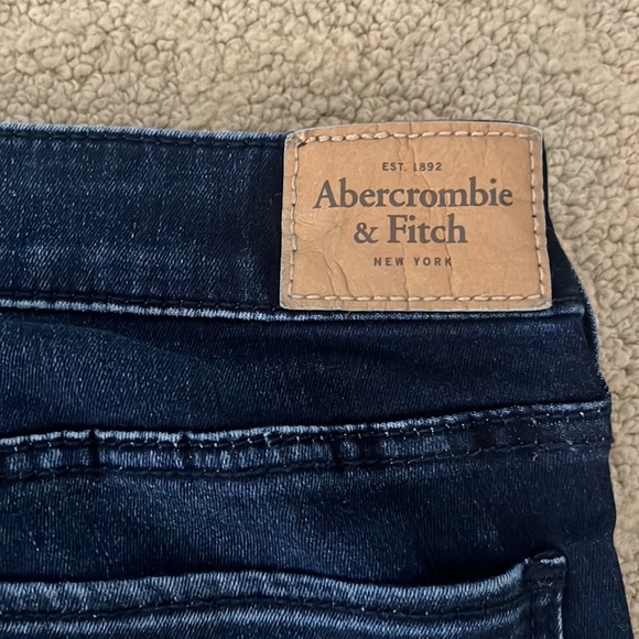 Abercrombie Dark Wash Jeans 2R W26 L29 - Picture 5 of 5